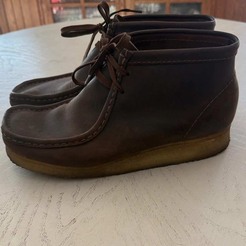 Men's Clarks Brown Leather Wallabe Chukka Boots size 9